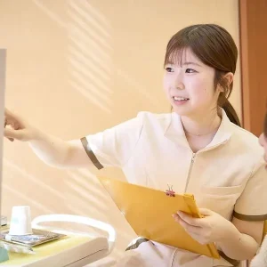 枚方市樟葉の歯医者、たかぎ歯科クリニックで歯と歯茎の間が黒い！ブラックマージンとは？原因と解決法について